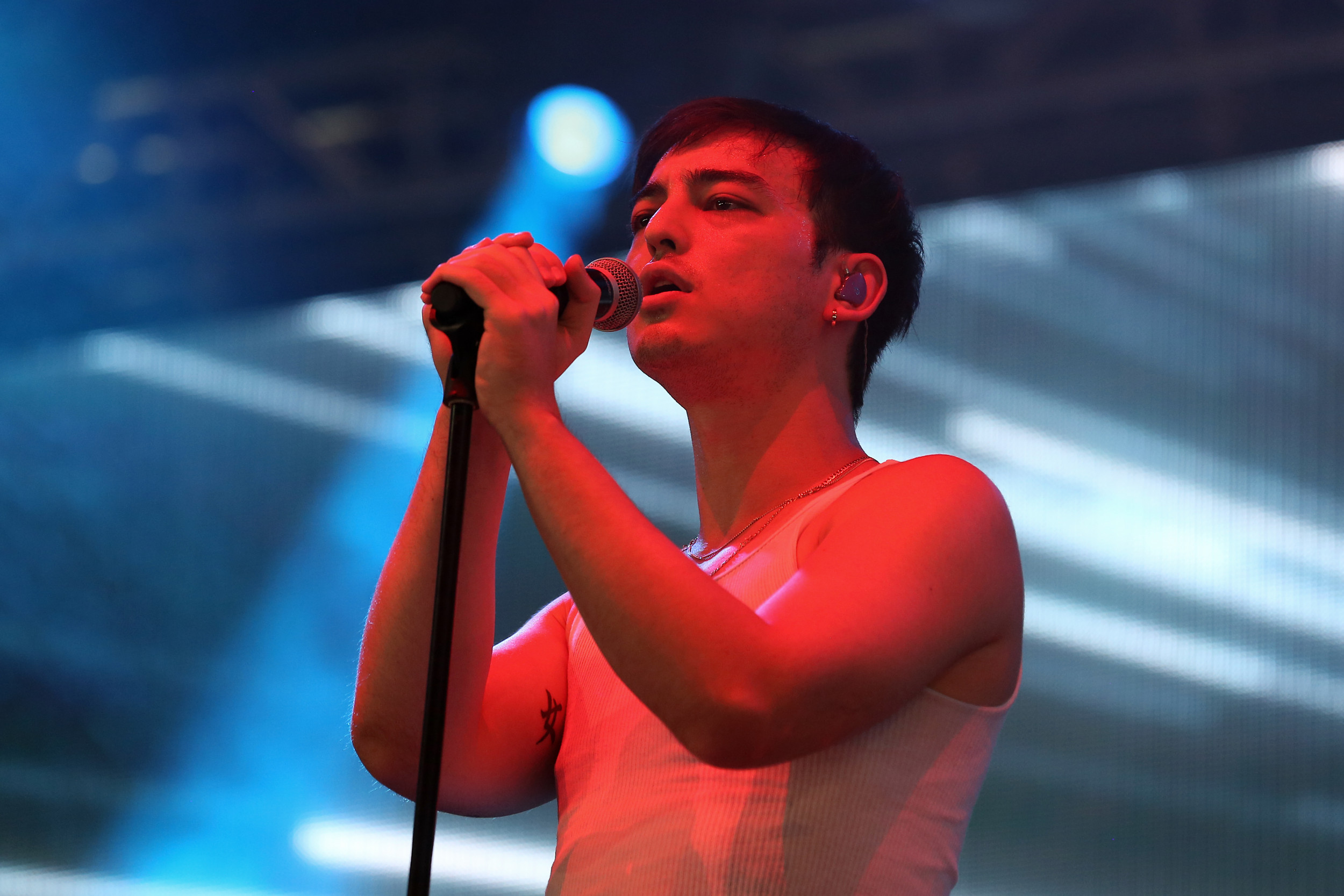 joji performing at his concert